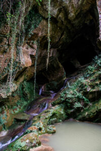 Grotta del Caglieron con corsi d'acqua - Breda di Fregona (Treviso)