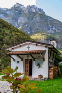 Chiesetta di San Romedio - Lago del Mis (Belluno)