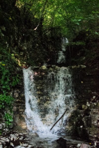 Cascate lungo il giro del lago del Corlo