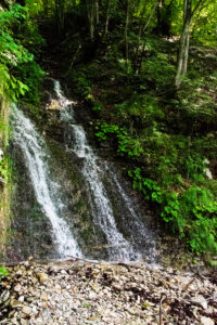 Cascate lungo il giro del lago del Corlo