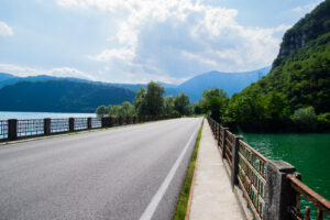 Giro del lago - pezzo sulla strada