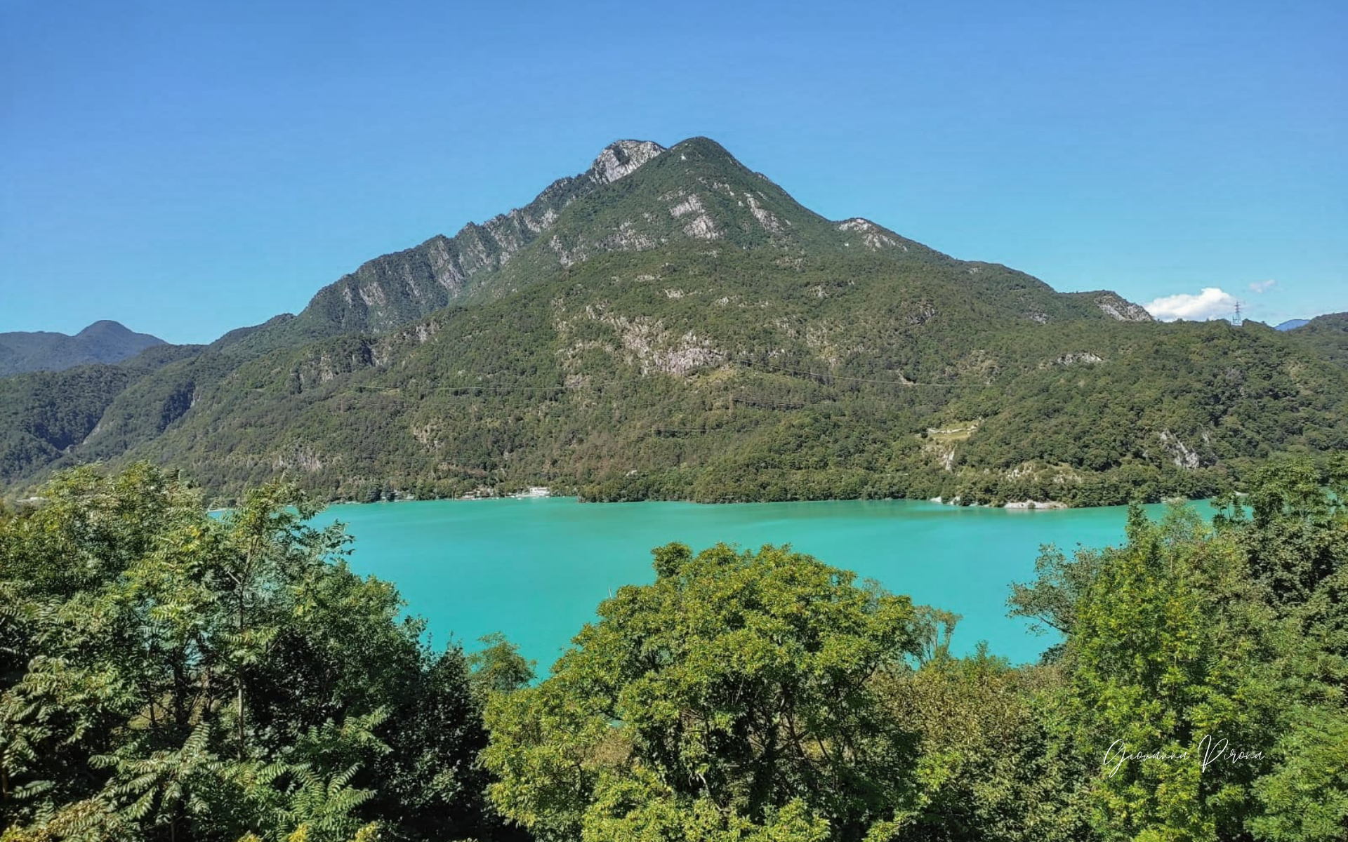 Lago di Cavazzo visto dal punto panoramico di Interneppo