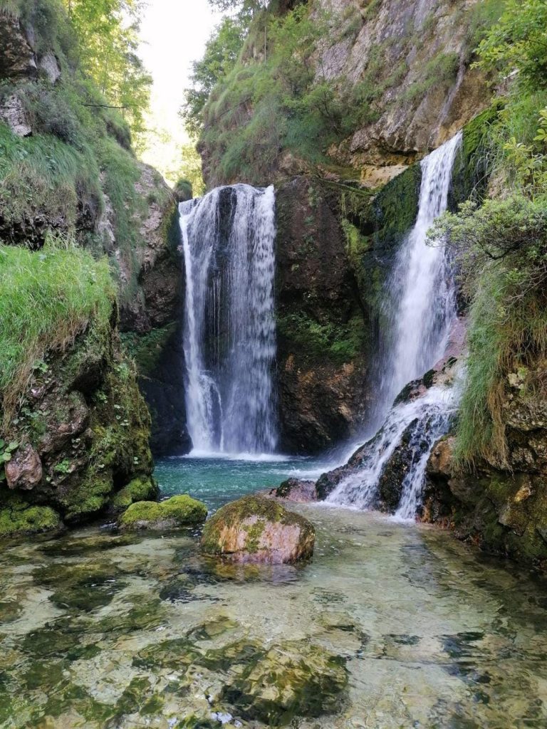 Cascata della Civetta (VI) foto di @voyager_je