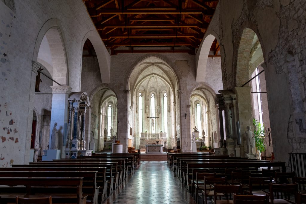 Interno duomo Sant'Andrea a Venzone (Udine - Friuli)